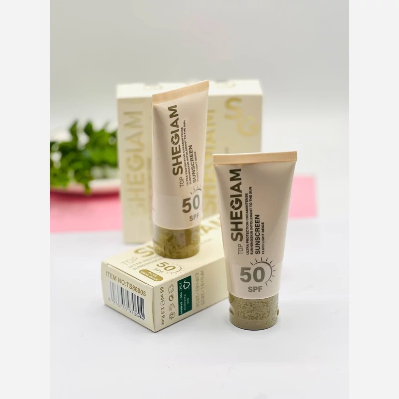 ضد آفتاب بی رنگ و رنگی سبک، بدون چربی و محافظت بالا